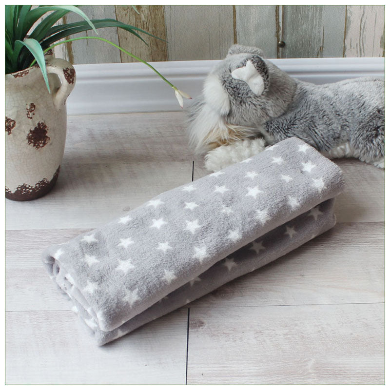 Plush Pet Quilt Blanket – Warmth & Softness for Furry Friends