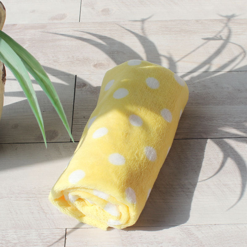 Plush Pet Quilt Blanket – Warmth & Softness for Furry Friends
