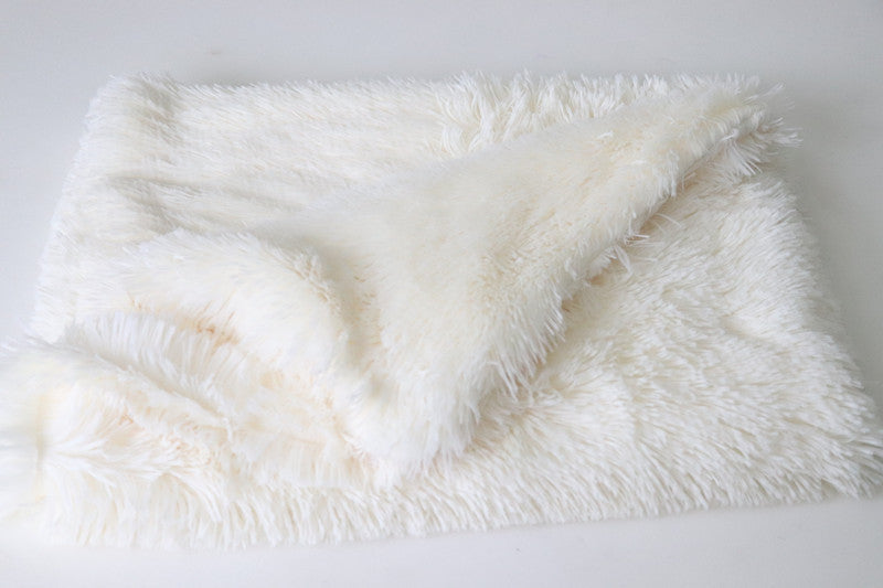 Plush Pet Mat – Luxurious Bed for Two Pets